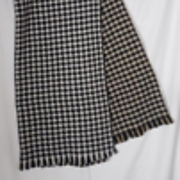 Standard Form NYC 10% Cashmere 90% Wool Fringed Scarf - 36" x 80" - Picture 5 of 7